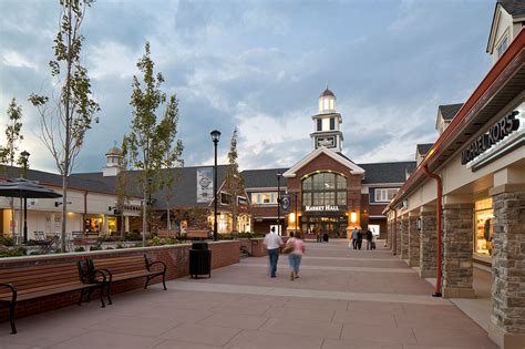 woodbury common premium outlets online.